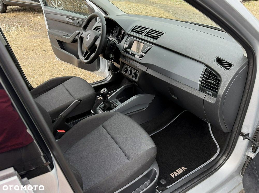 Skoda Fabia 1.0 MPI Cool Plus - 21