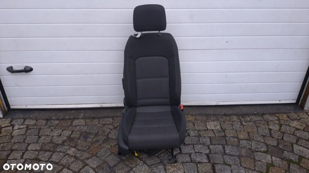 FOTEL PASAŻERA VW PASSAT B8 14- NO 325/072 - 1