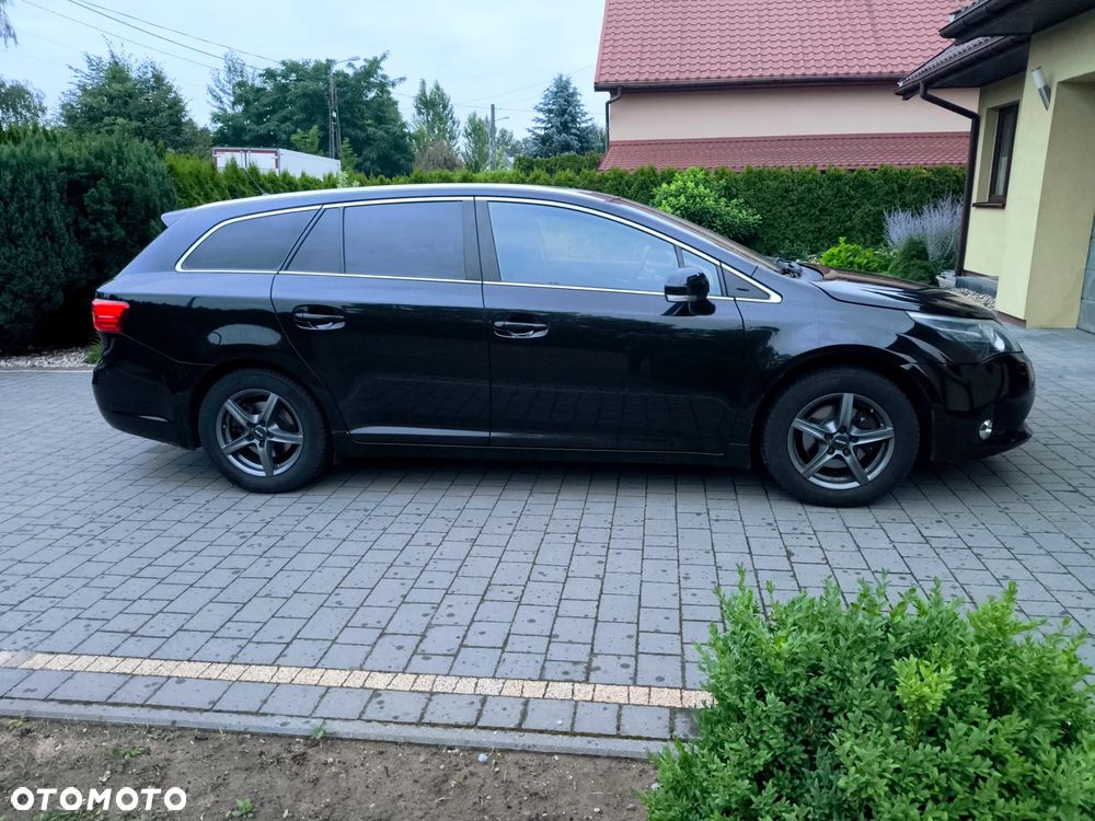Toyota Avensis 1.8 Premium EU5 - 2