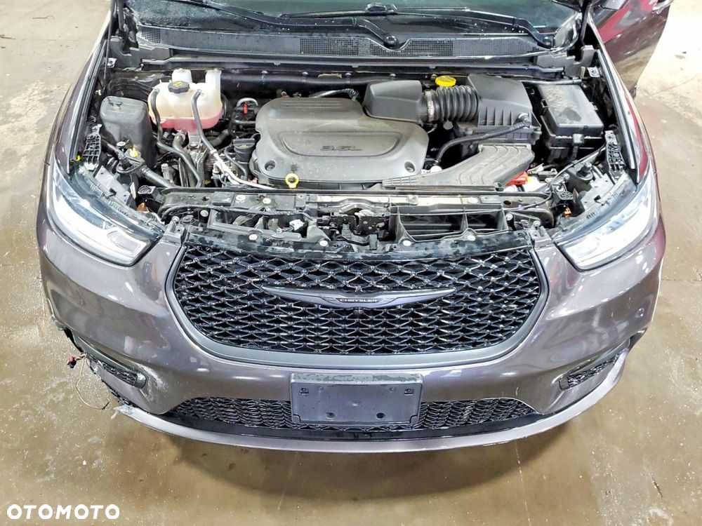Chrysler Pacifica - 7