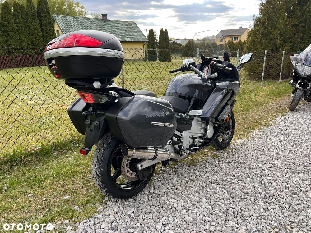 Yamaha FJR - 16