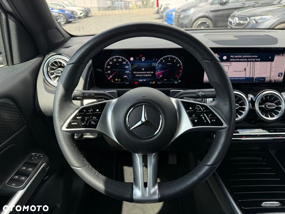 Mercedes-Benz GLB 200 Progressive 7G-DCT - 17