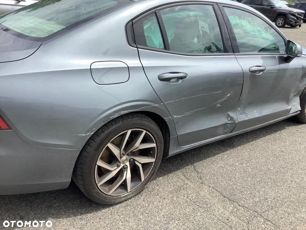 Volvo S60 T6 AWD Momentum Pro - 17