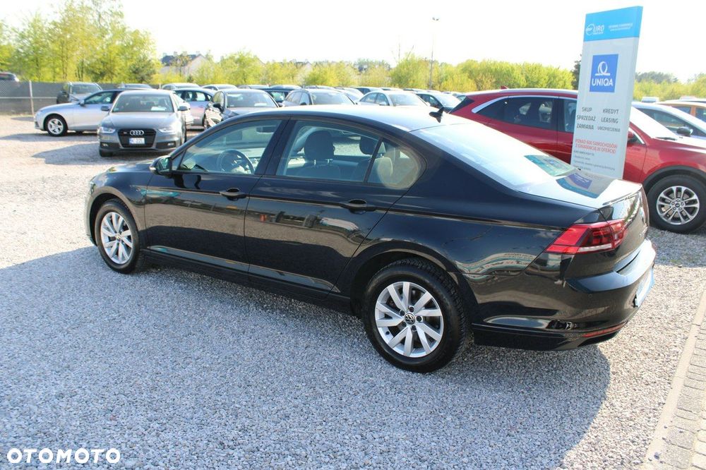 Volkswagen Passat - 9