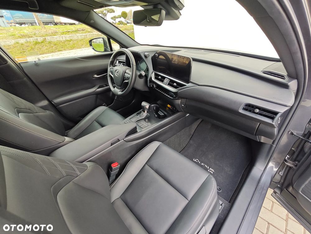 Lexus UX 200 GPF F Sport Design+ 2WD - 4