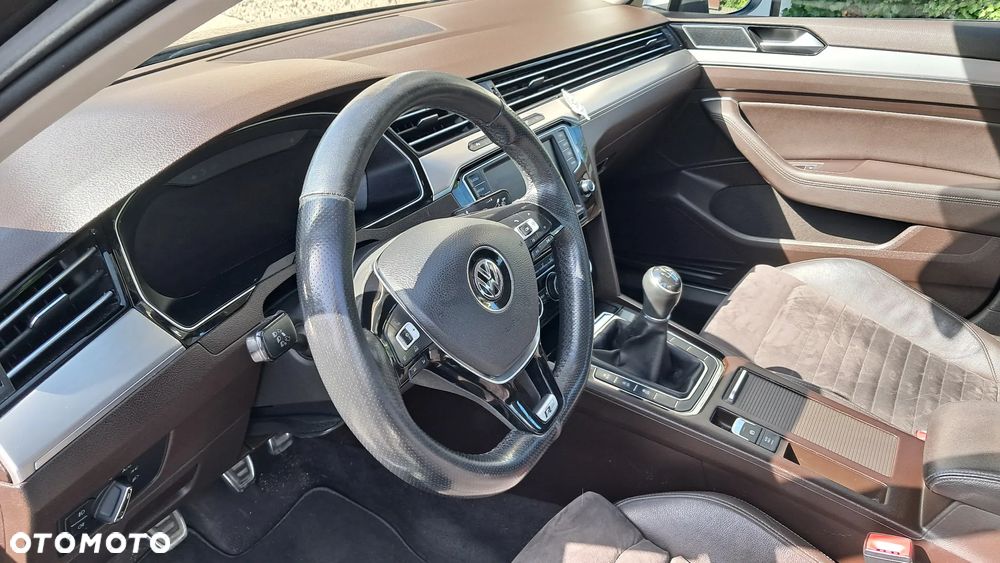 Volkswagen Passat 1.8 TSI BMT Highline - 16