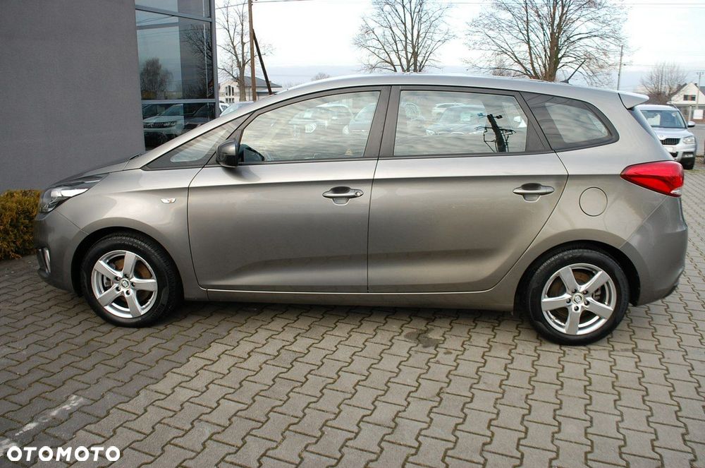 Kia Carens - 17