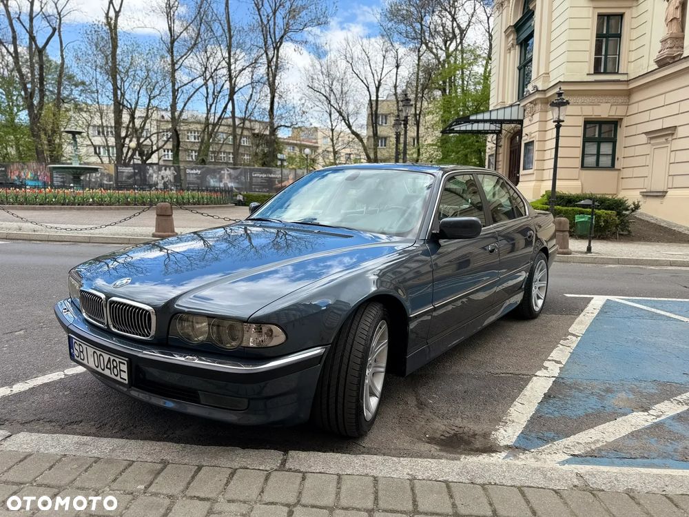 BMW Seria 7 740i - 28