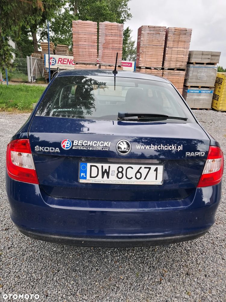 Skoda RAPID - 12