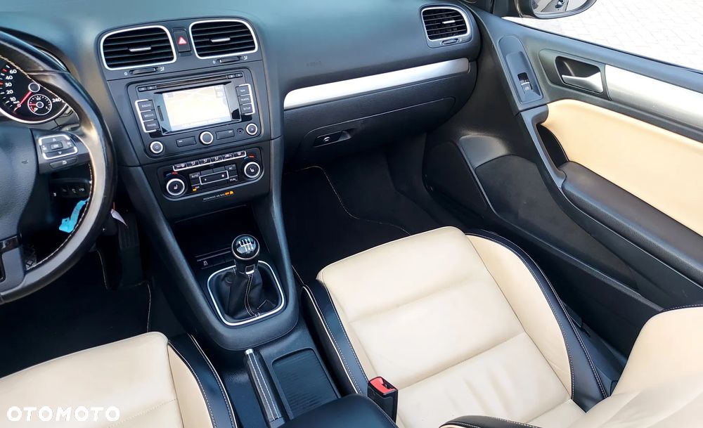 Volkswagen Golf Cabrio 2.0 TDI BlueMotion Technology Exclusive - 32