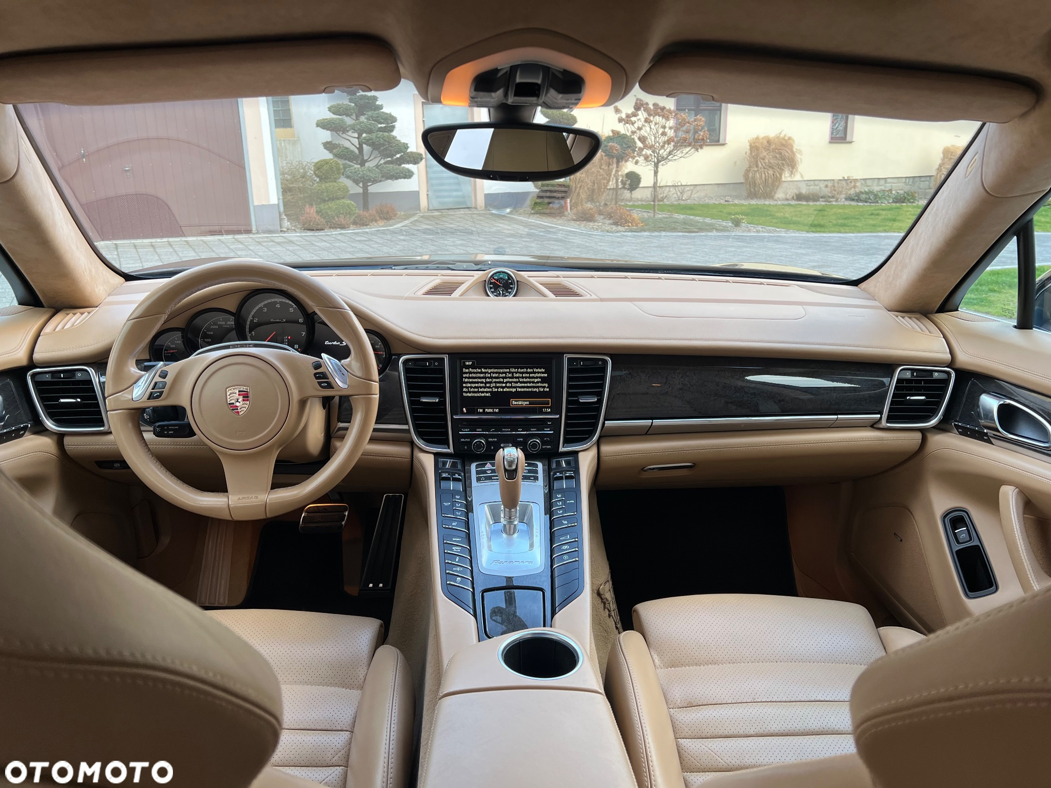 Porsche Panamera Turbo S PDK - 16