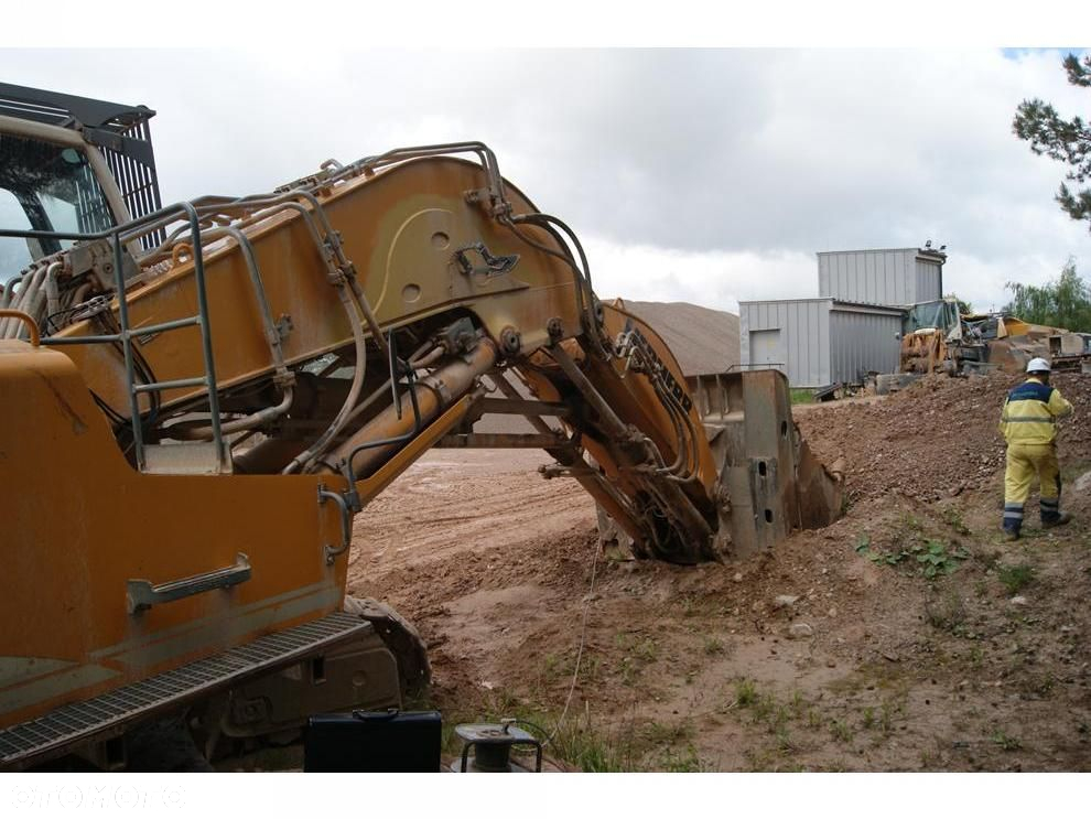 Liebherr R964C - 7