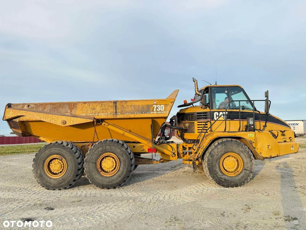 Caterpillar 730 - 12