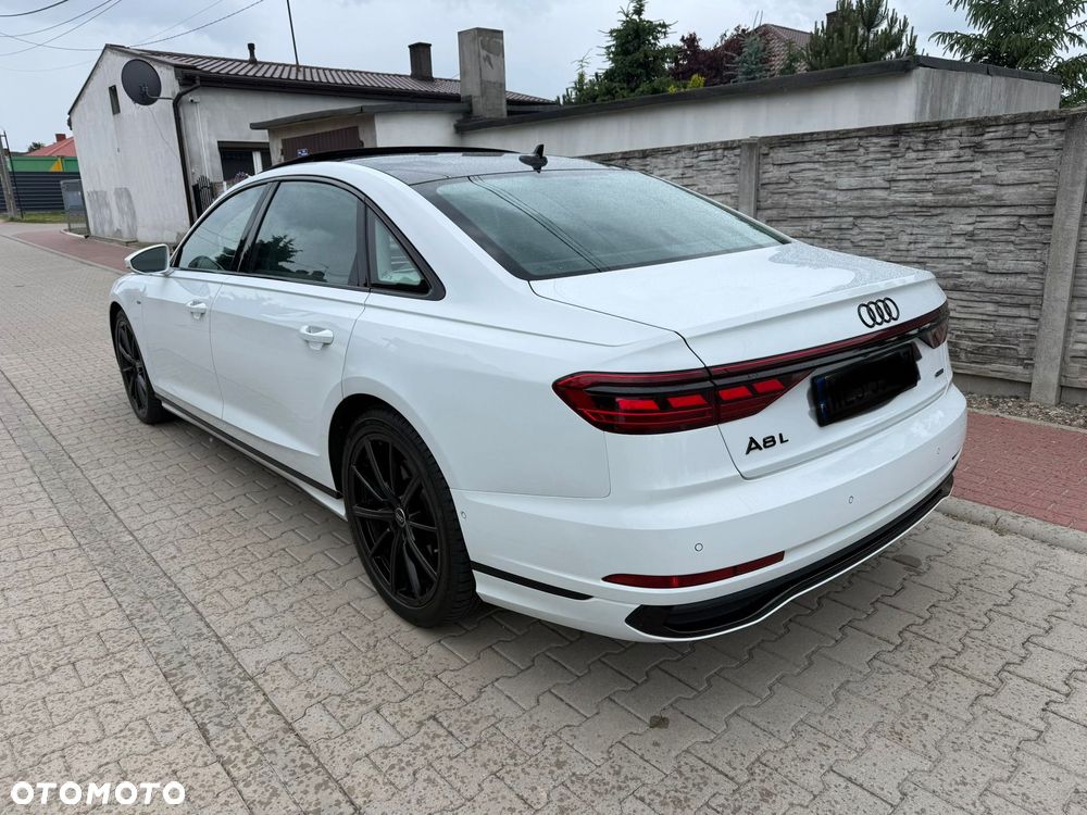 Audi A8 - 4
