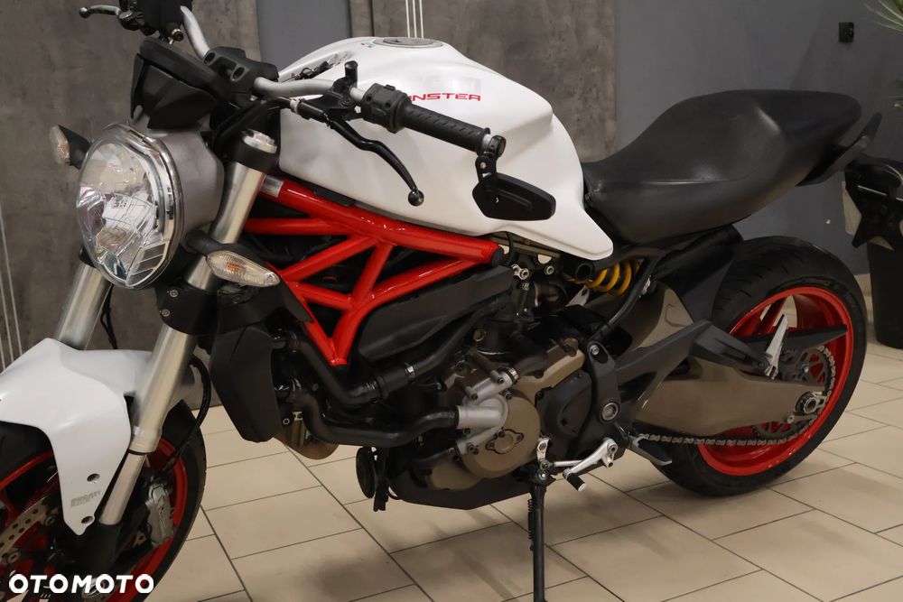 Ducati Monster - 28