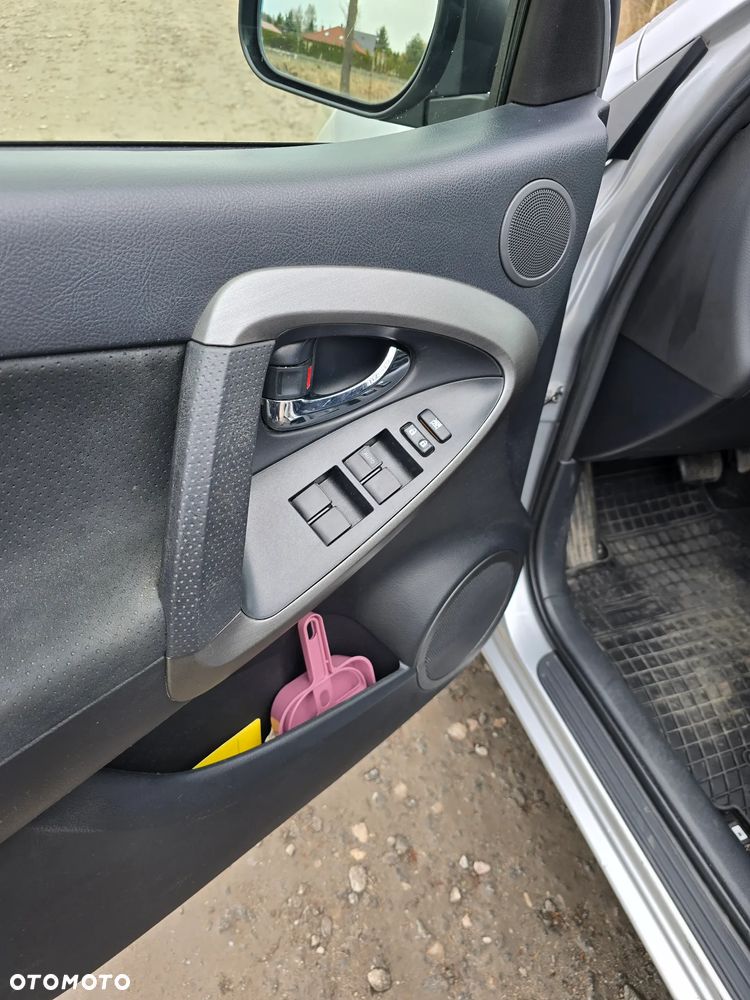 Toyota RAV4 2.0 VVT-i Premium MS - 9