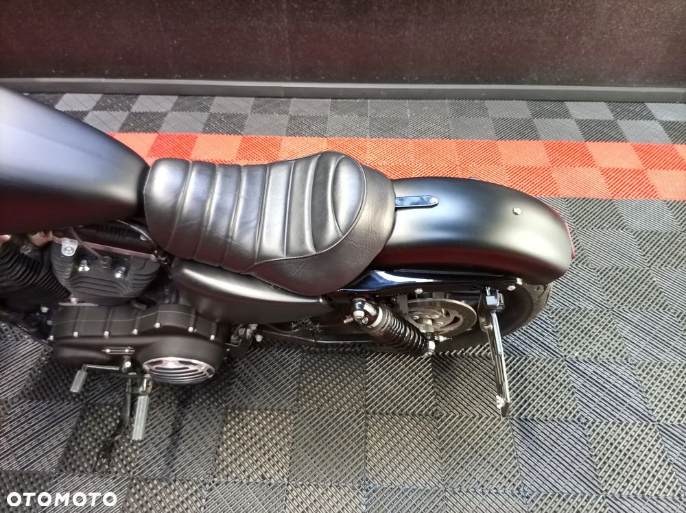 Harley-Davidson Sportster Iron 883 - 11