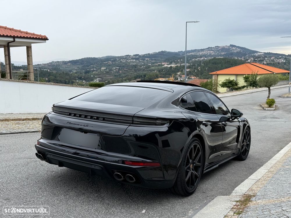 Porsche Panamera - 4