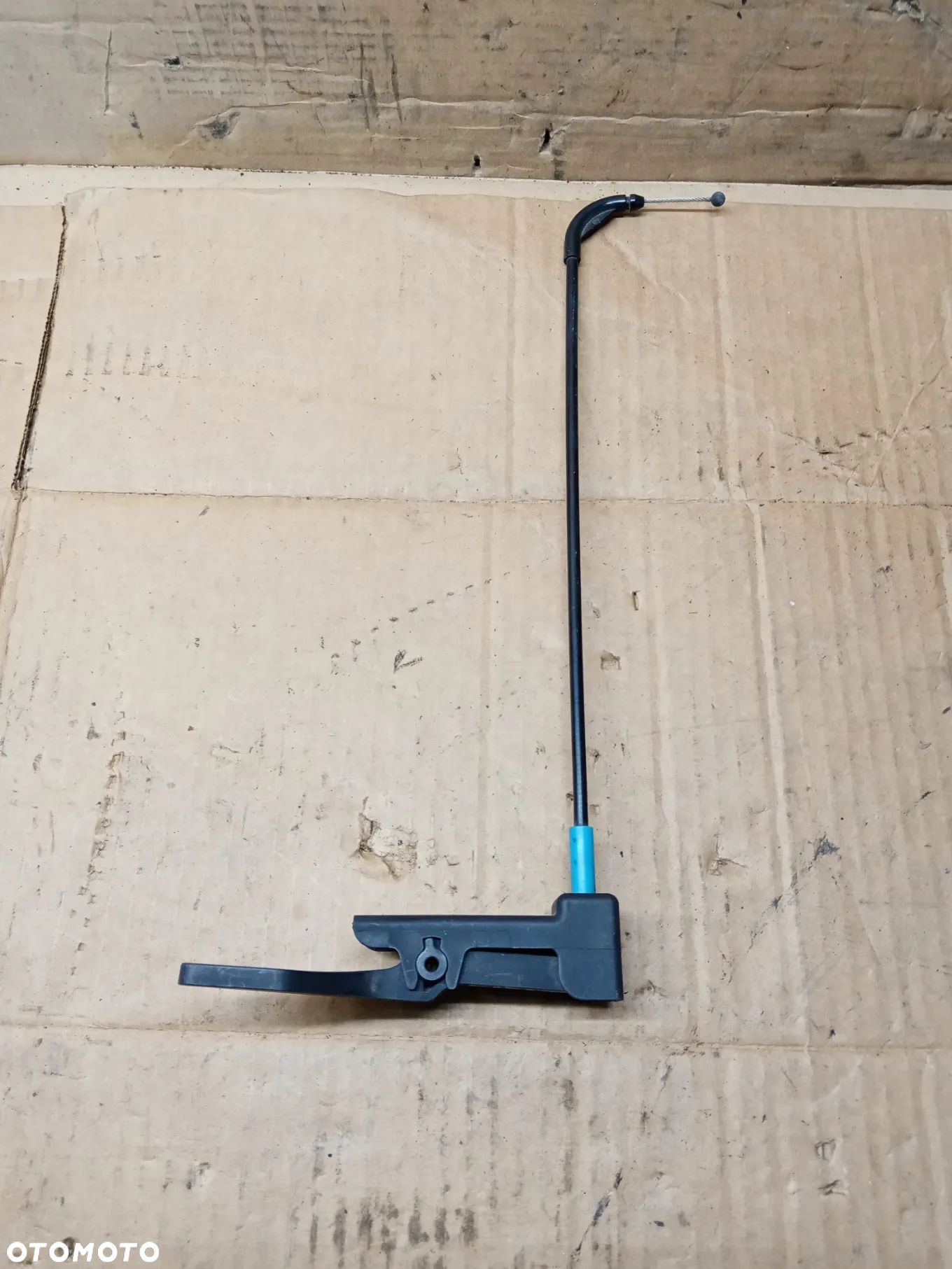 Klamka raczka dźwignia otwierania maski linka cięgno Renault Trafic III Vivaro B 656225059R - 1
