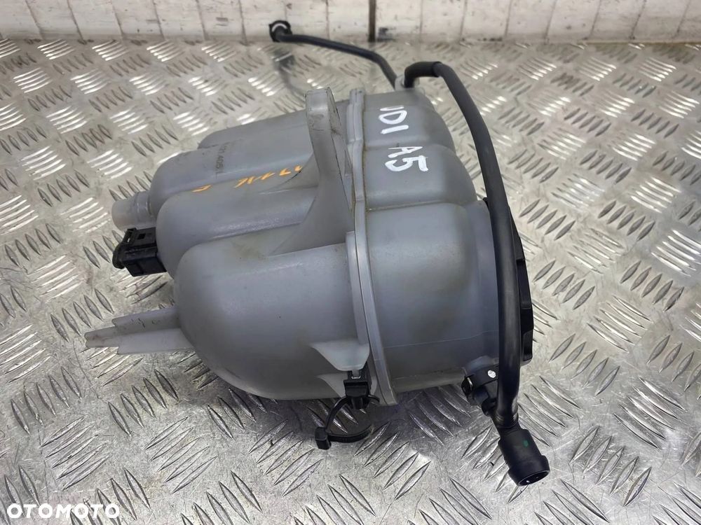ZBIORNICZEK WYRÓWNAWCZY AUDI A4 B9 A5 F5 A6 C8 8W0121405L - 4