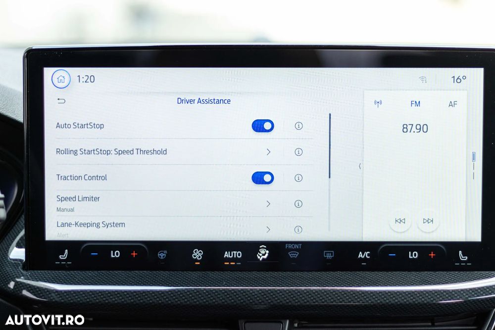 Ford Focus 1.0 EcoBoost 6MT MHEV ST-Line X - 36