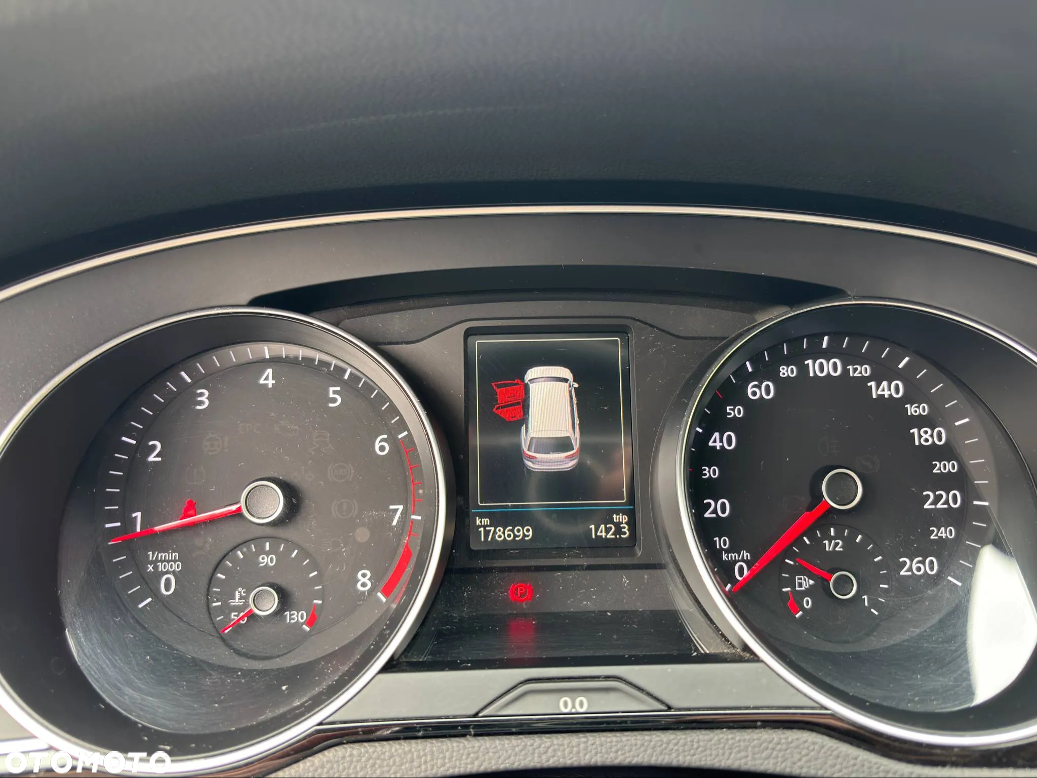 Volkswagen Passat 1.8 TSI BMT Comfortline - 10