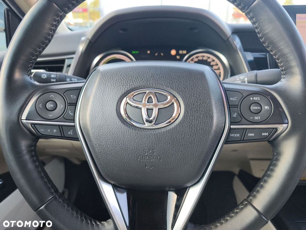 Toyota Camry 2.5 Hybrid Executive CVT - 16