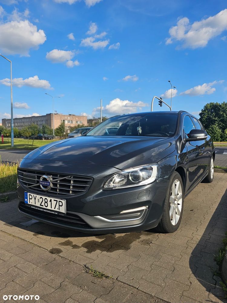 Volvo V60 Cross Country D4 Drive-E Momentum - 1