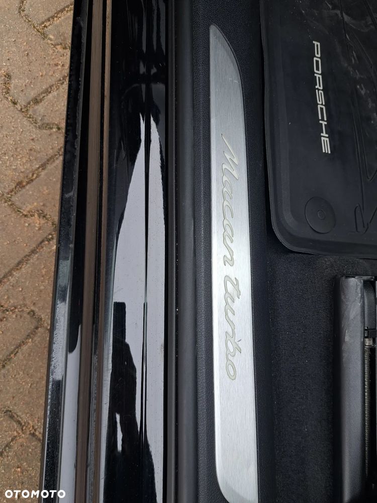 Porsche Macan Turbo PDK - 19
