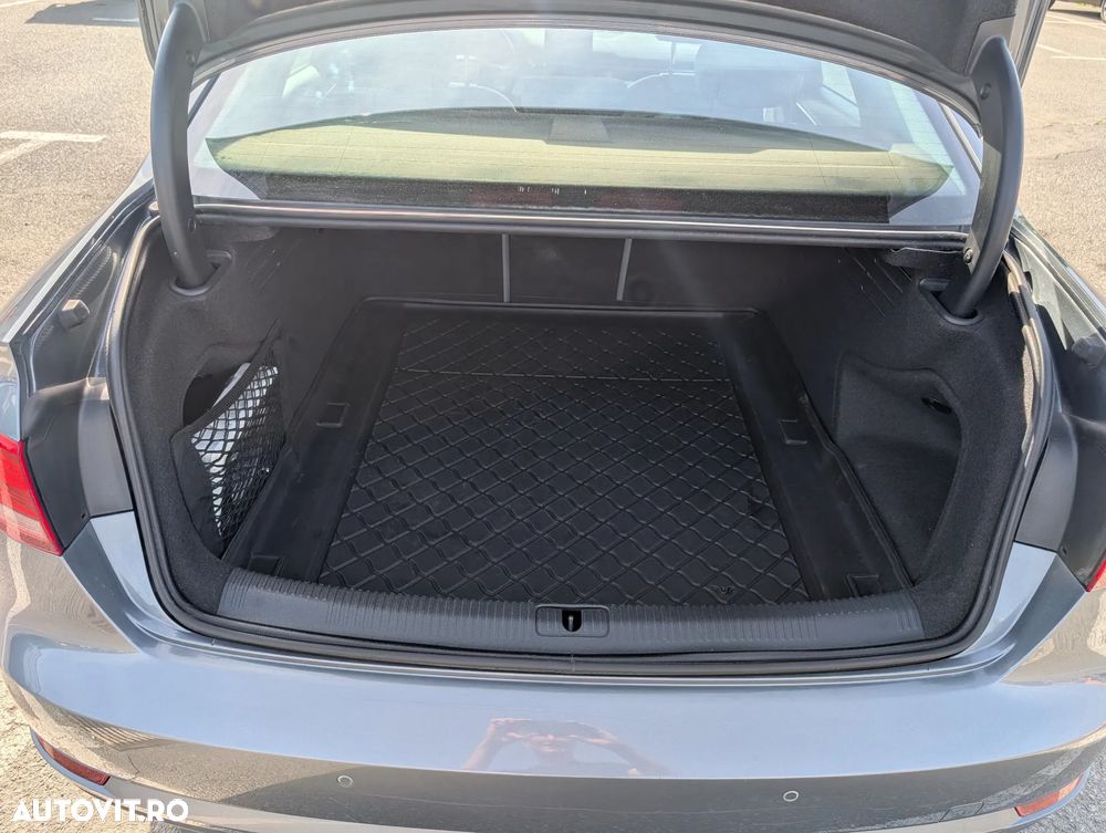 Audi A4 2.0 TDI S tronic - 25