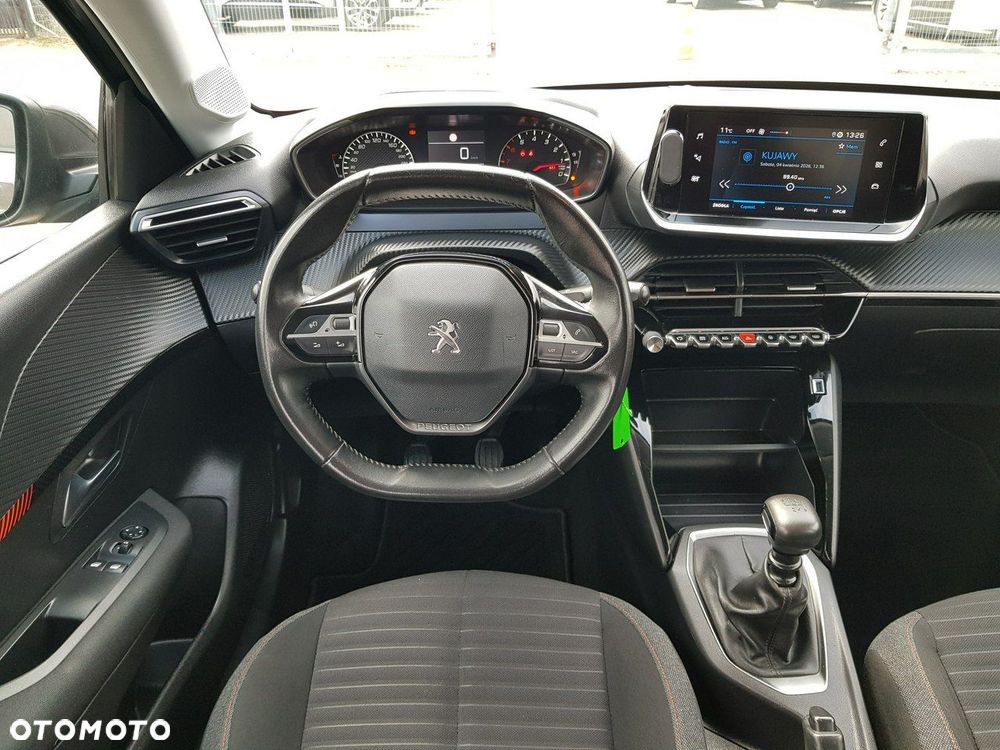 Peugeot 208 - 13