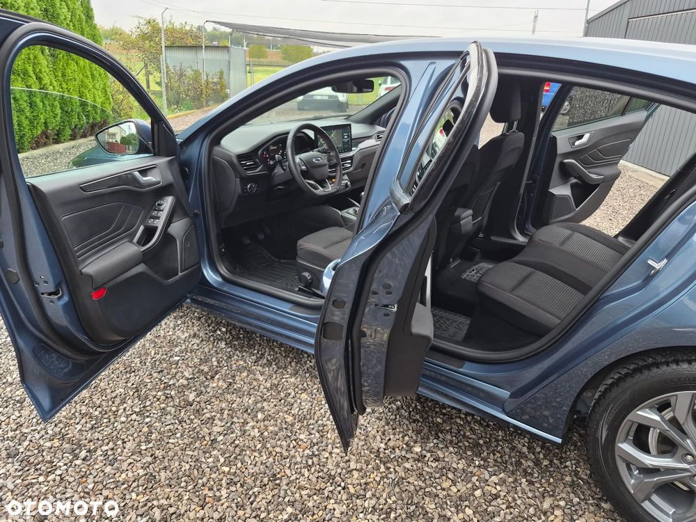Ford Focus 1.0 EcoBoost Hybrid ST-LINE - 16