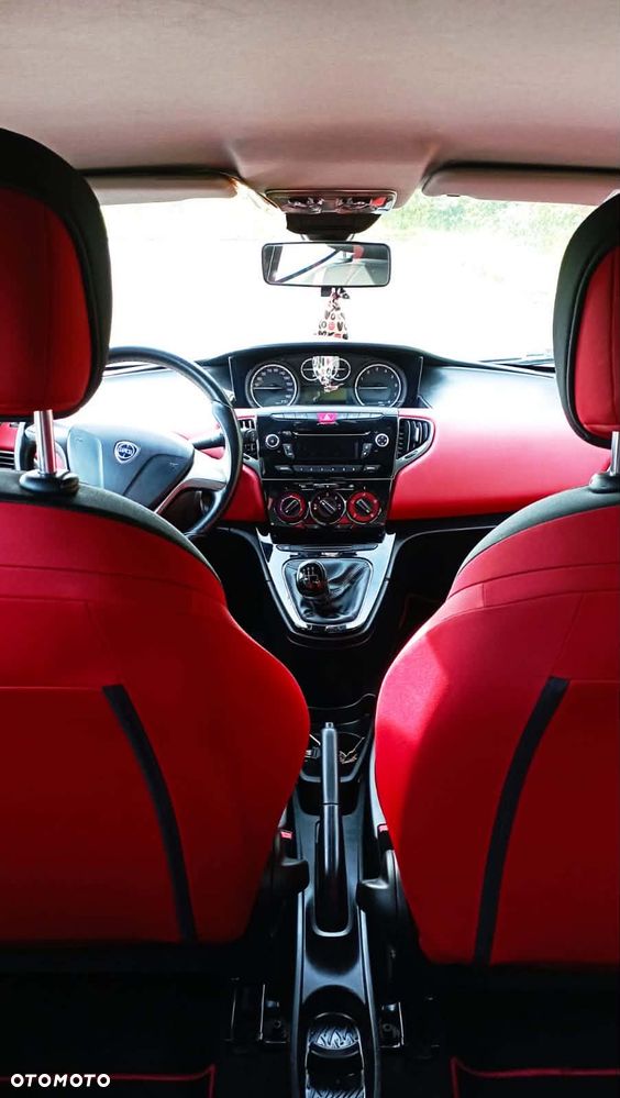 Lancia Ypsilon 1.2 8V Black&Red S&S - 5