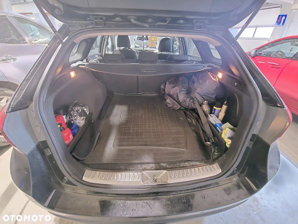 Hyundai i40 1.6 GDI Comfort + - 6