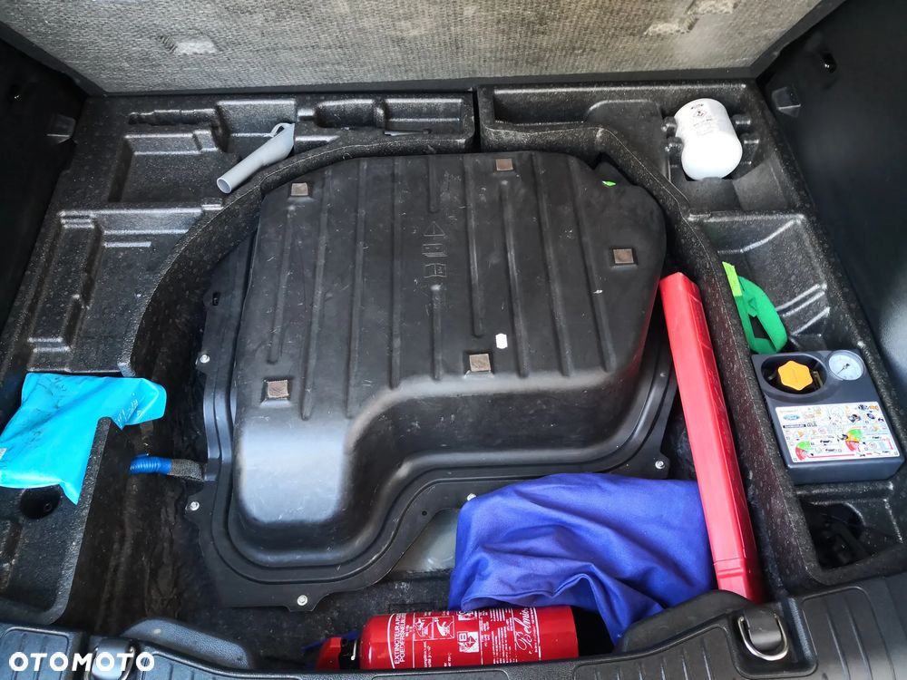 Ford Kuga 2.0 TDCi 4x2 ST-Line - 30