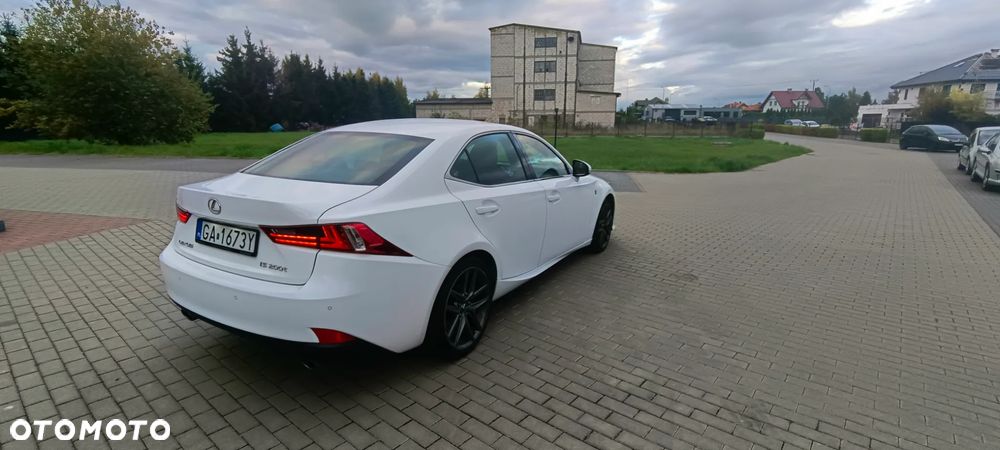 Lexus IS 200t F Sport - 33