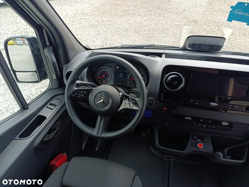 Mercedes-Benz Sprinter 519 - 10