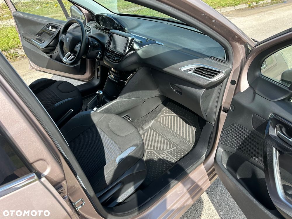 Peugeot 208 e-HDi FAP 92 EGS6 Stop&Start Allure - 10