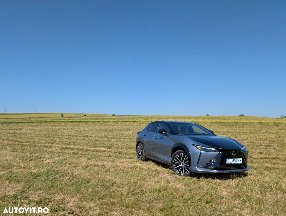 Lexus RZ 450e AWD Luxury - 2