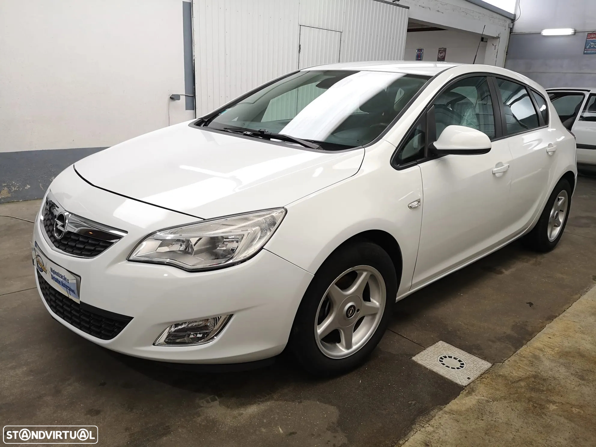 Opel Astra 1.3 CDTi Enjoy - 2