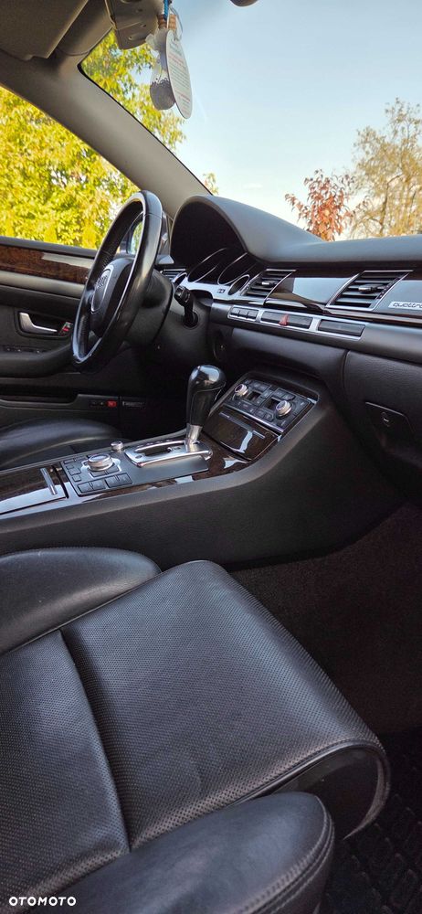 Audi A8 - 4