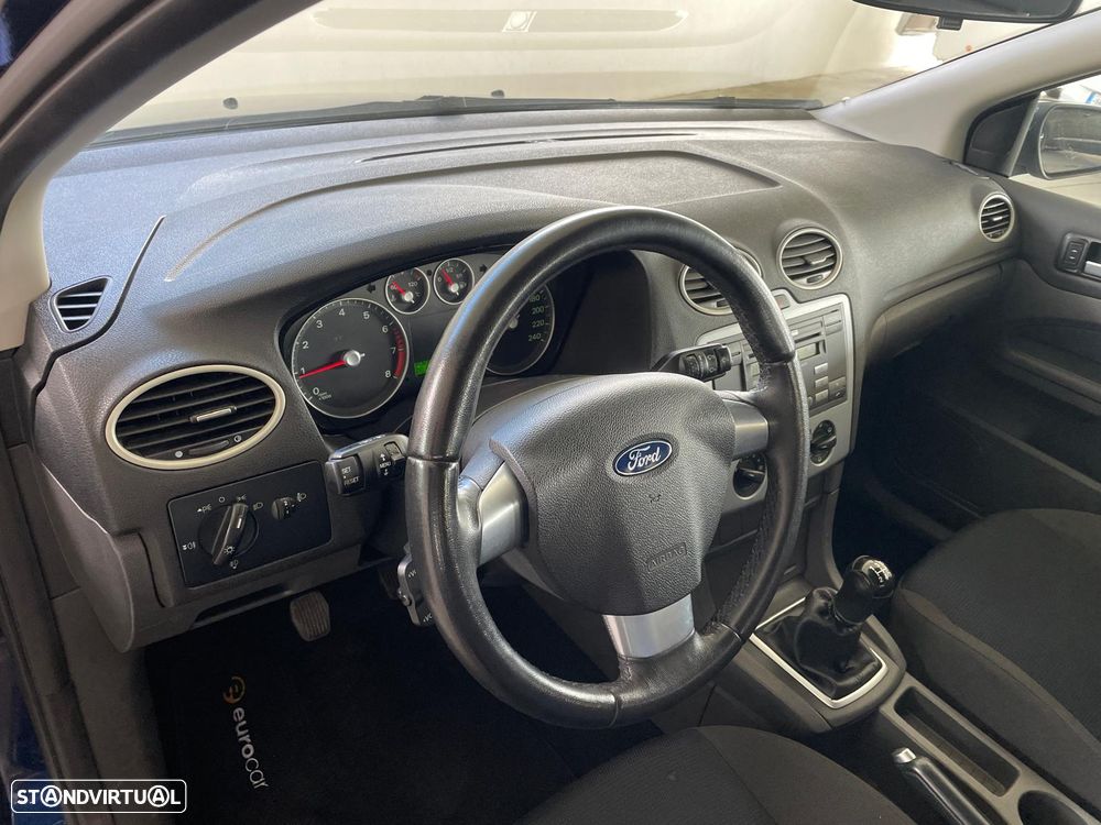 Ford Focus 1.4 16V Trend - 11
