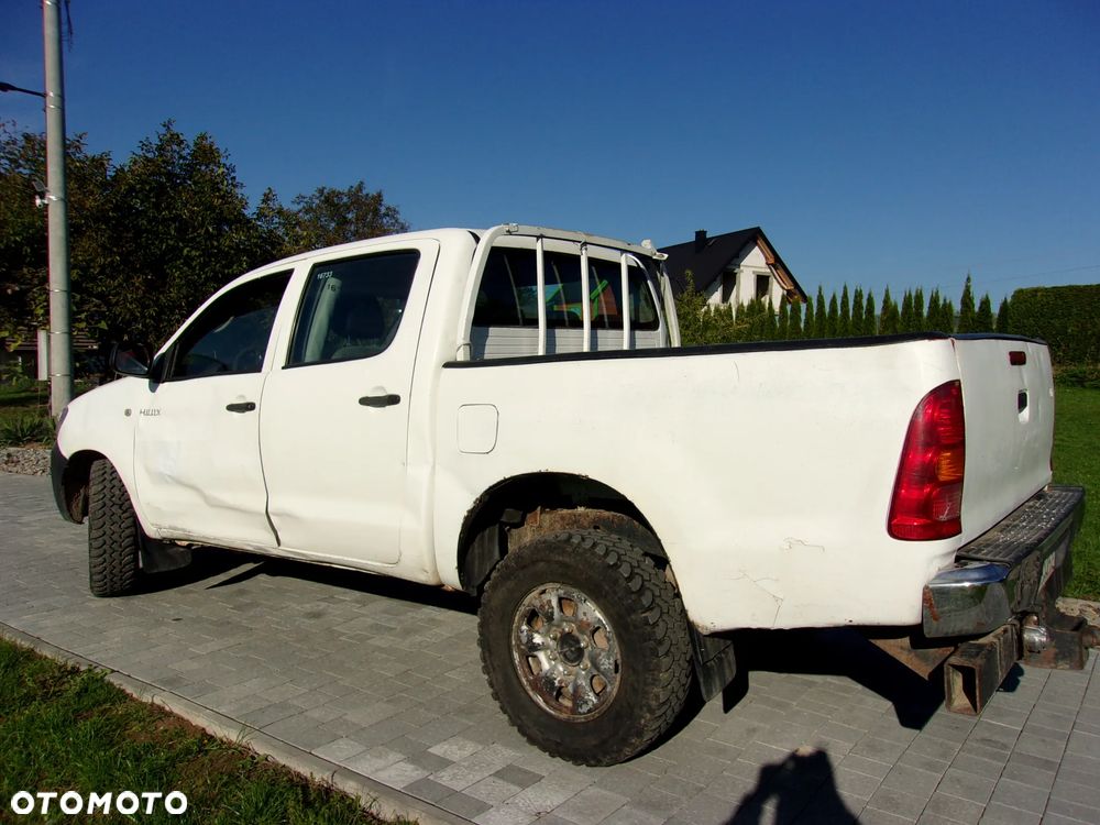 Toyota Hilux 2.5 D-4D Active - 7