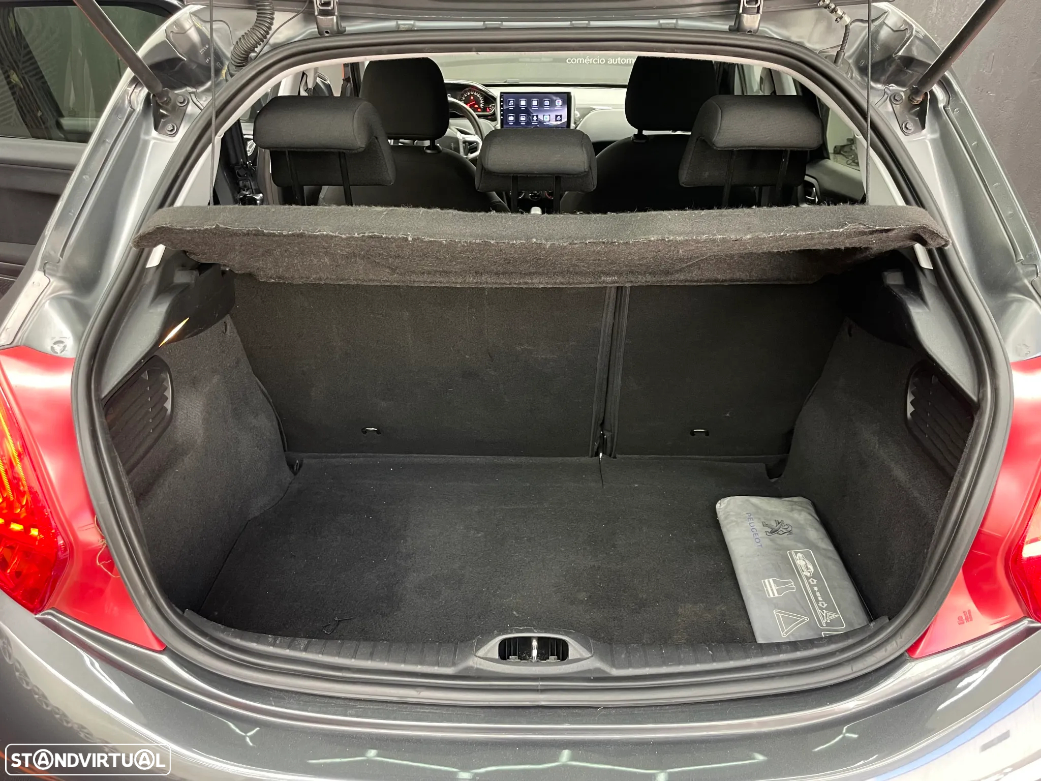 Peugeot 208 1.2 PureTech Style - 26