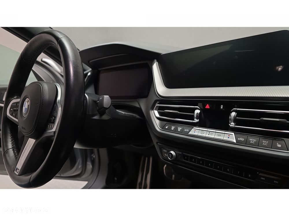 BMW Seria 2 218i M Sport - 31