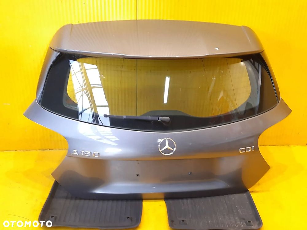 Mercedes A W176 KLAPA BAGAŻNIKA 787