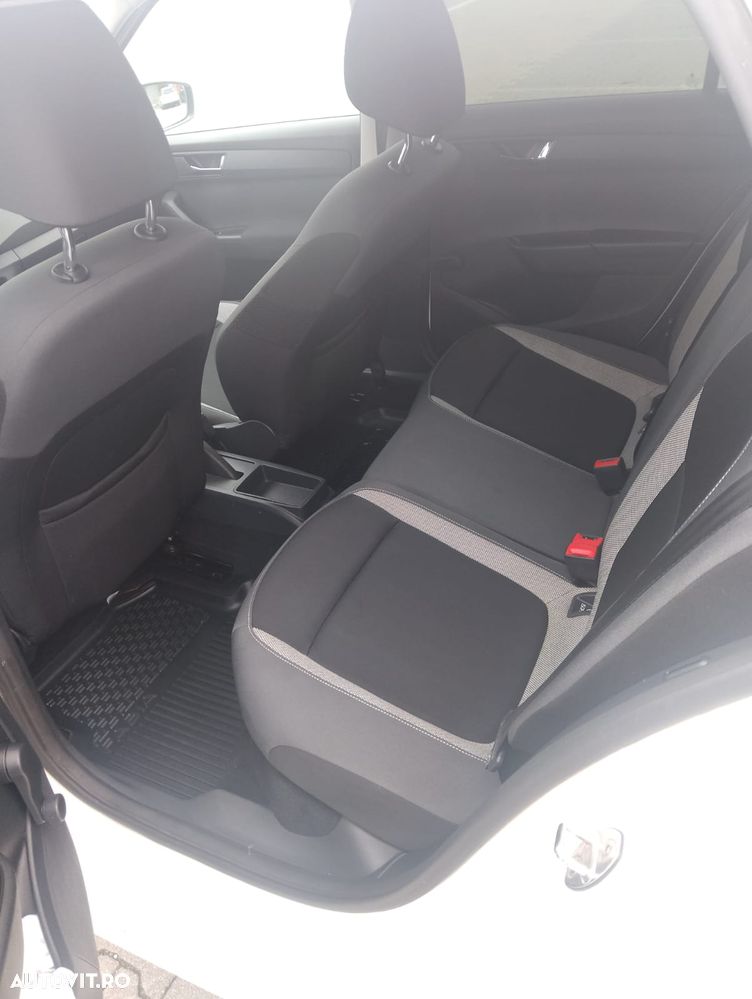 Skoda Fabia 1.2 TSI Ambition - 6