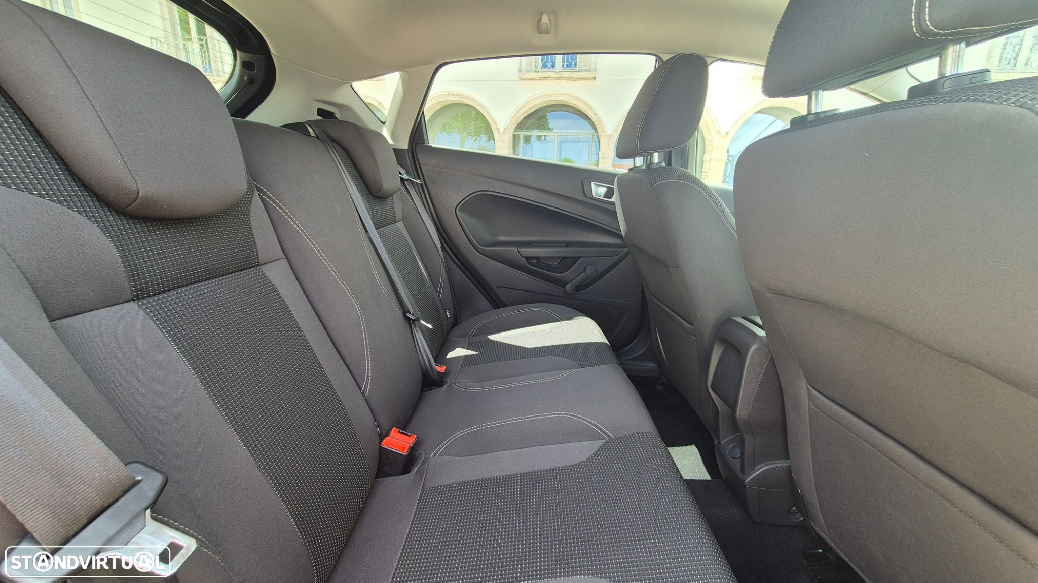 Ford Fiesta 1.0 T EcoBoost Titanium - 29