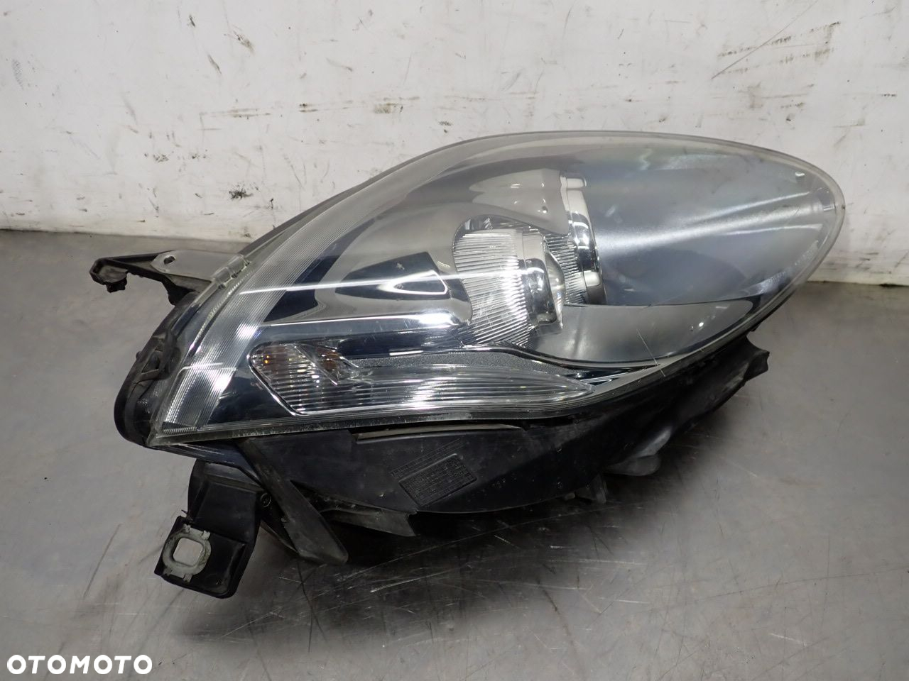 LAMPA PRAWA PRZEDNIA SOCZEWKA FIAT BRAVO II LIFT 00518778830 - 2
