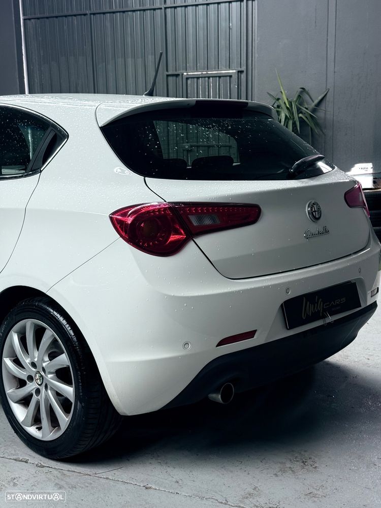 Alfa Romeo Giulietta - 8